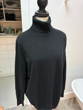 Pure Collection Black Cashmere Sweater Label